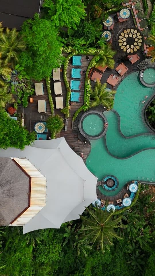 Grabación aérea con dron de un beach club — Horizon Sky Drone