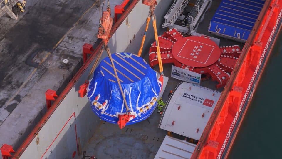 Grabación aérea con dron de una obra de ingeniería — Horizon Sky Drone